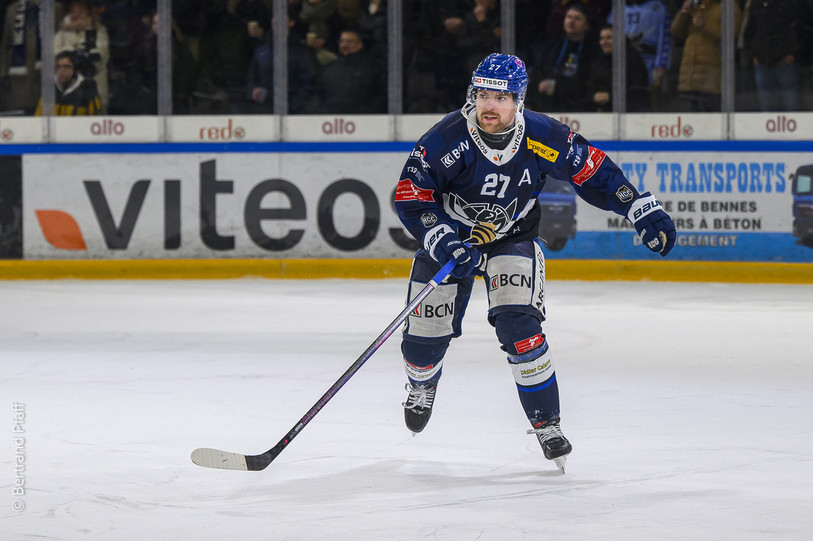 Anthony Huguenin va devoir ronger son frein au début des play-off de Swiss League (photo : archives, Bertrand Pfaff).