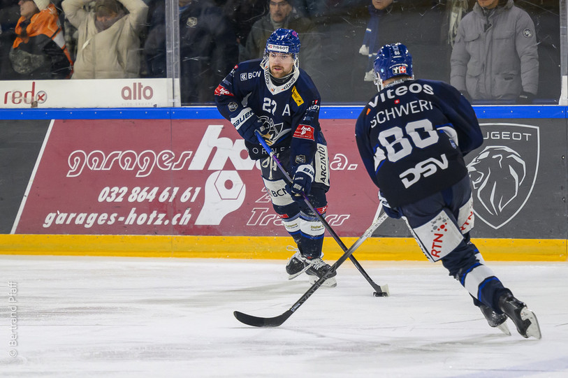 Le HC La Chaux-de-Fonds a bataillé sec pour s'imposer devant ses 2'559 spectateurs (photo : archives, Bertrand Pfaff).