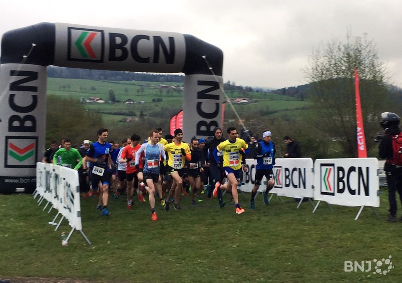 Les coureurs sont partis sur un rythme très soutenu à Môtiers.