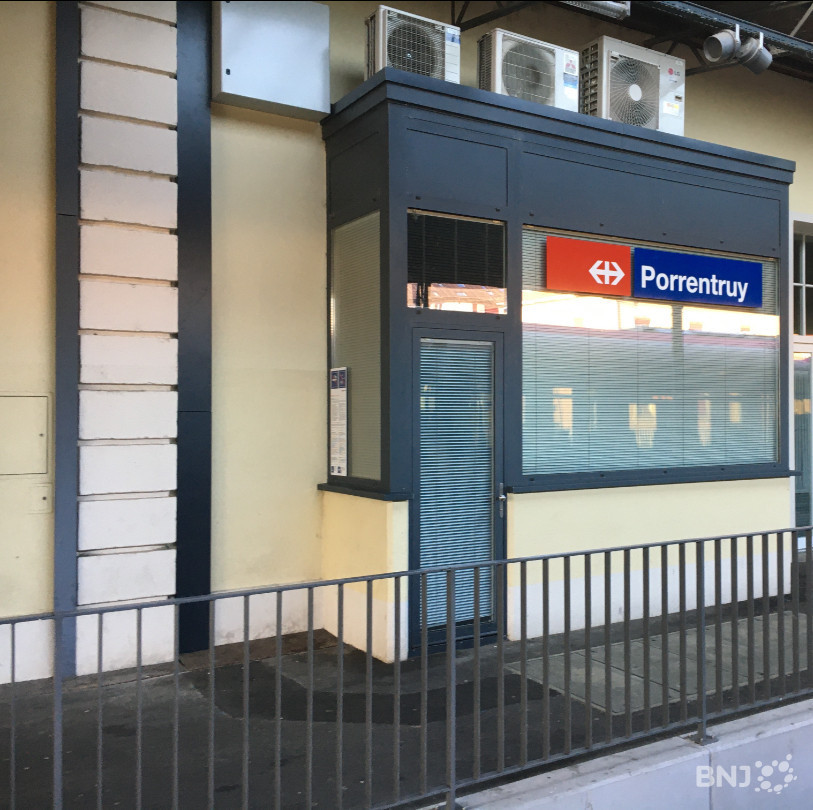 Des toilettes vont être aménagés dans l'ancien poste d'aiguillage de la gare de Porrentruy.