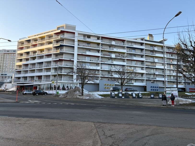 L'actuel bâtiment Numaga accueillait la clinique des Bluets jusqu'en 1973. 