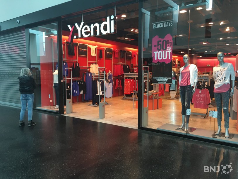 La succursale de Marin centre était relativement vide vendredi après-midi.
