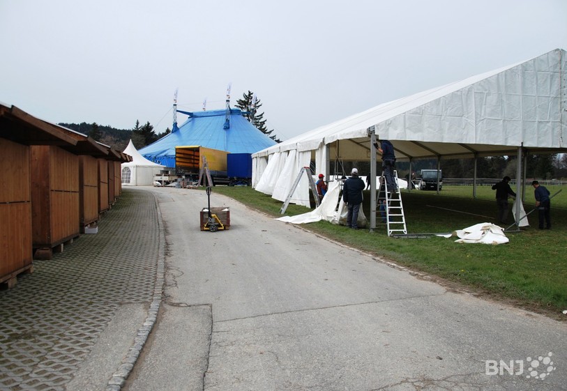 Le montage de la Fête de la tête de Moine dure une dizaine de jours, contre trois pour le démontage