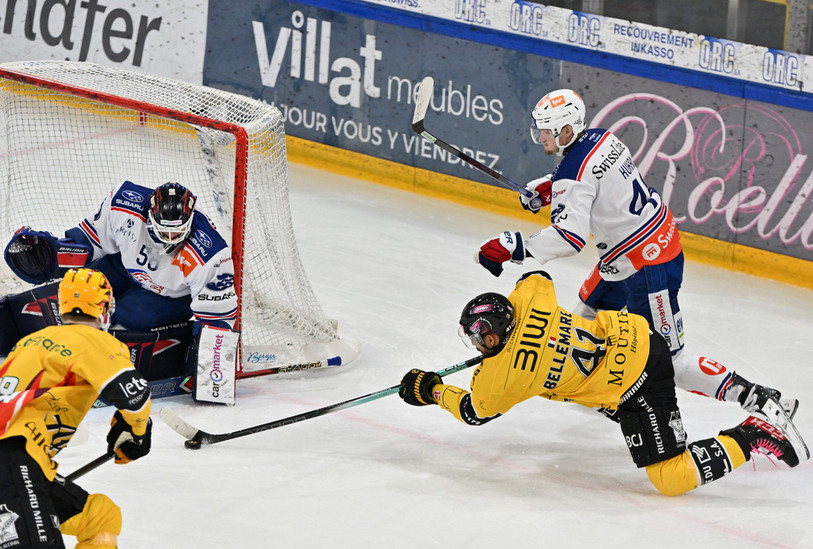 Pierre-Edouard Bellemare et le HC Ajoie se sont cassés les dents sur Zurich samedi soir à Porrentruy (photo : Georges Henz).
