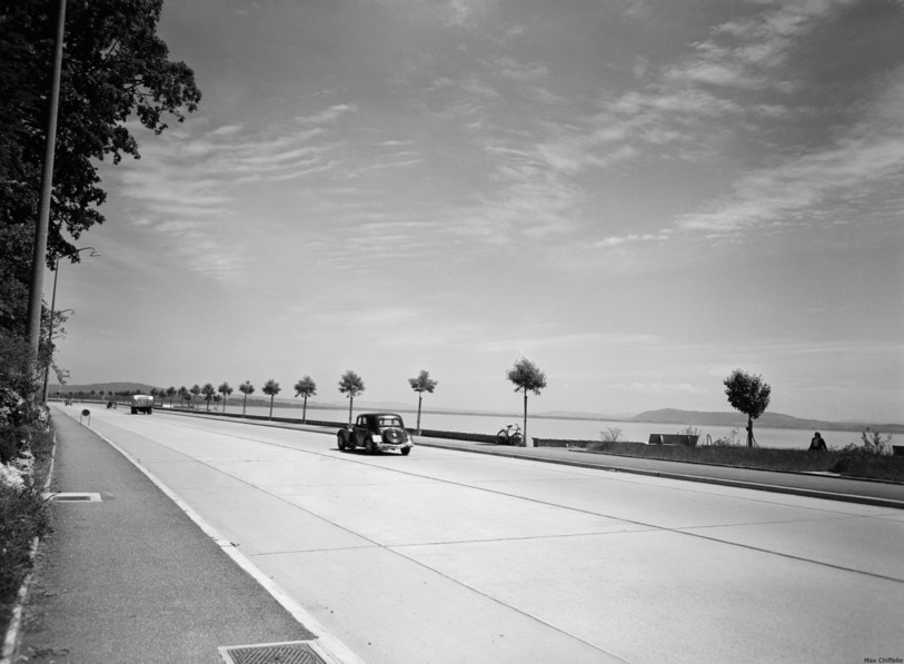 La Route des Falaises à Neuchâtel, entre 1951 et 1956, de Max Chiffelle.