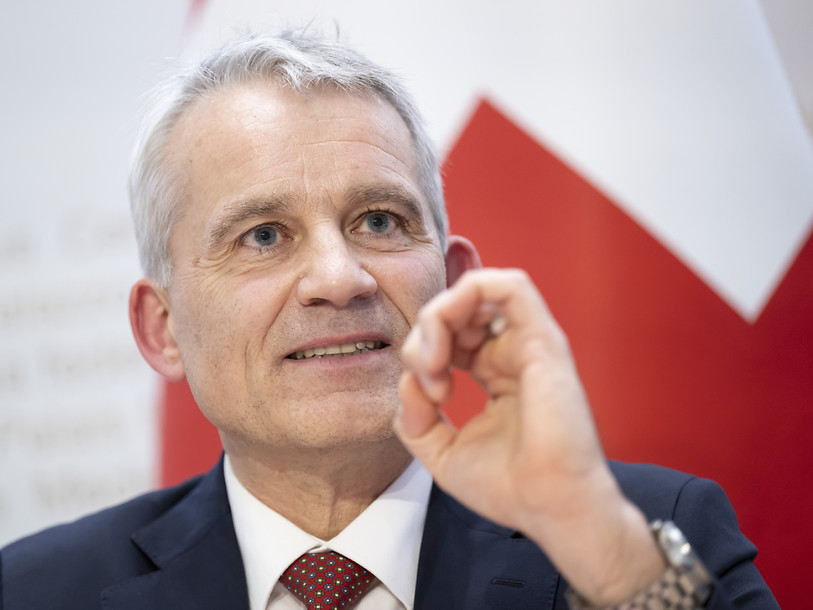 Le département du conseiller fédéral Beat Jans a jusqu'à fin 2026 pour élaborer un projet visant à interdire les adoptions internationales en Suisse (archives). CREDIT: KEYSTONE/ANTHONY ANEX