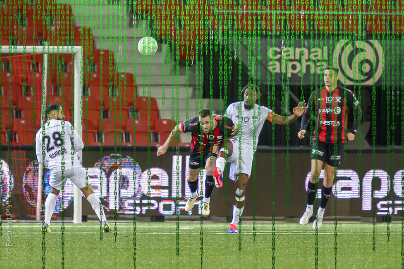Les duels dans le football sont désormais analysés et comparés par la data. (Photo : Bertrand Pfaff)