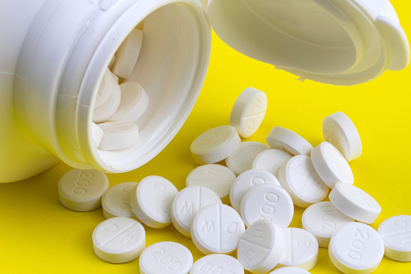 Le service de la santé publique du canton alerte sur un défi sur TikTok consistant à ingérer volontairement des doses massives de paracétamol. (Photo d'illustration)
