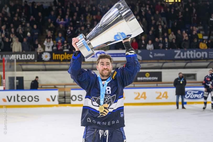 Arnaud Jaquet a remporté deux titres de champion et une Coupe de Suisse sous les couleurs du HC La Chaux-de-Fonds. (Photo: Bertrand Pfaff)