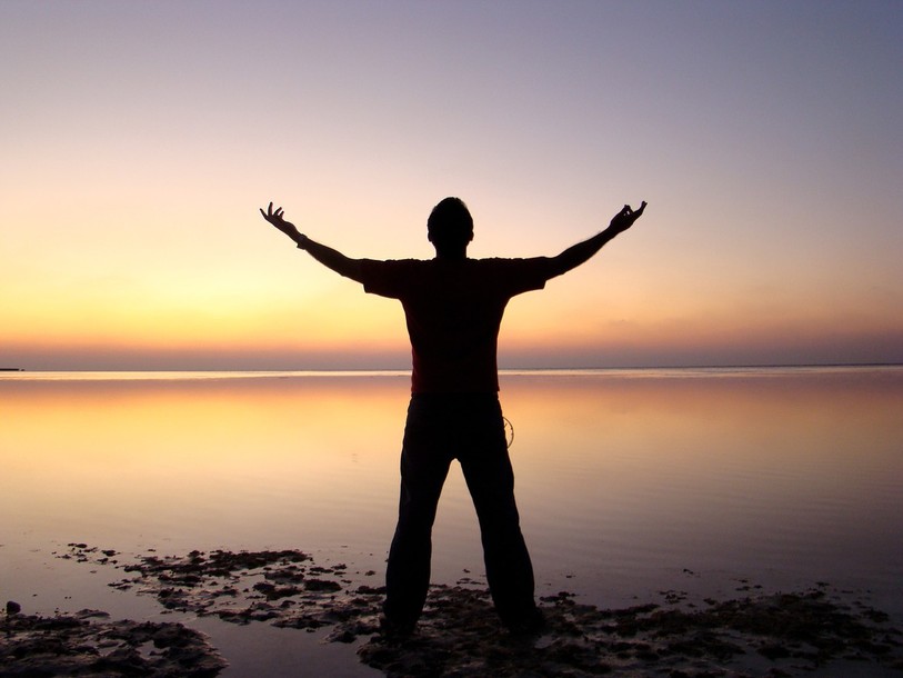 Homme face à l'horizon