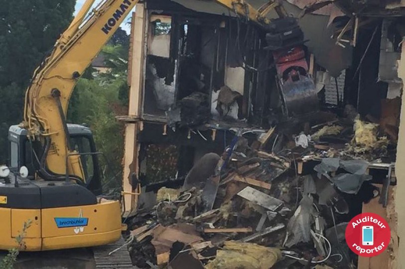 La démolitoin des villas a commencé.
