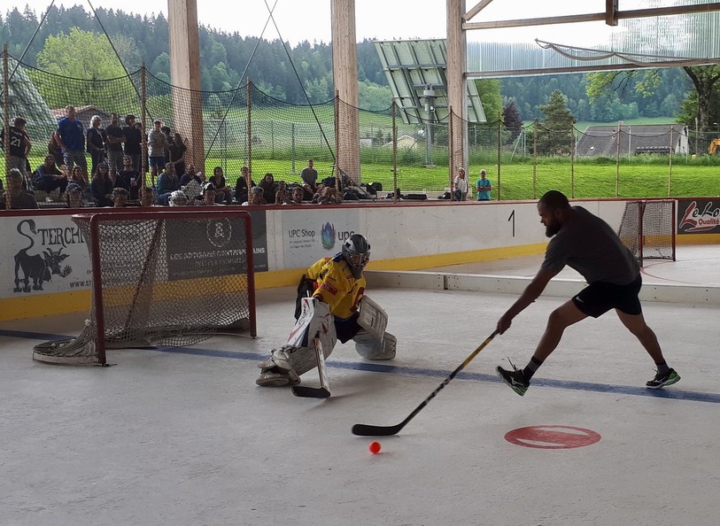 Les équipes juniors et élites se sont affrontées samedi après-midi. (Photo: Papinade le morse)