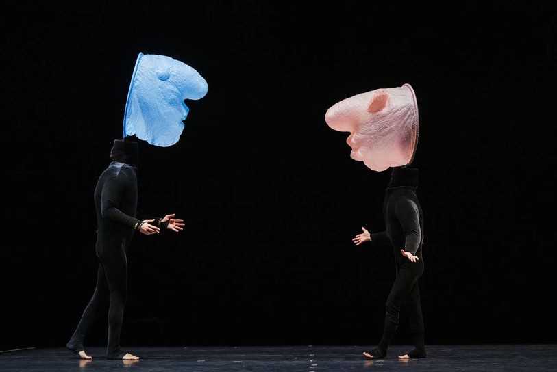 A Bienne, dans le cadre des festivités marquant le centenaire de Migros, les francophones pourront toujours se rabattre sur le spectacle, muet et magique, des Mummenschanz. (Photo : Keystone/ Michael Buholzer)