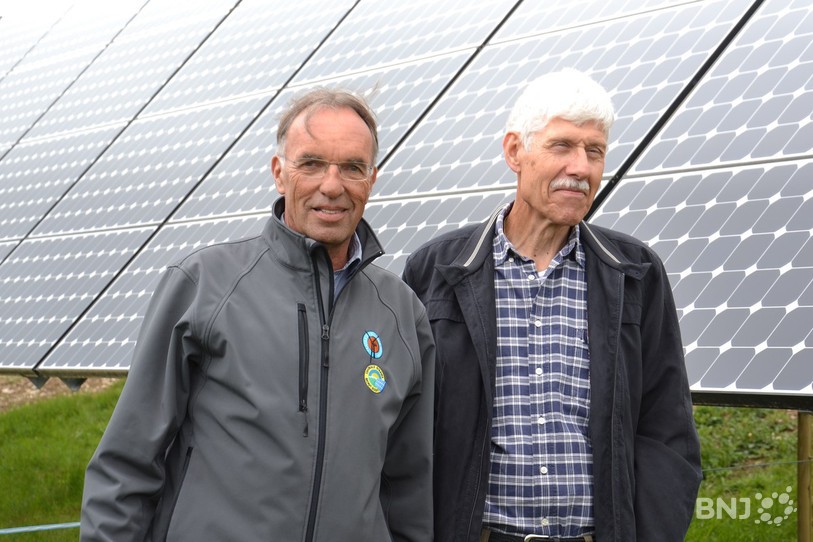 Martin Pfisterer, président de la Société Mont-Soleil et Rudolf Minder, directeur de recherche