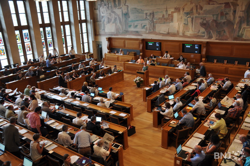 Le Grand Conseil bernois devra discuter du plan d'allégement 2018 lors de sa session de novembre. (Photo: archives)