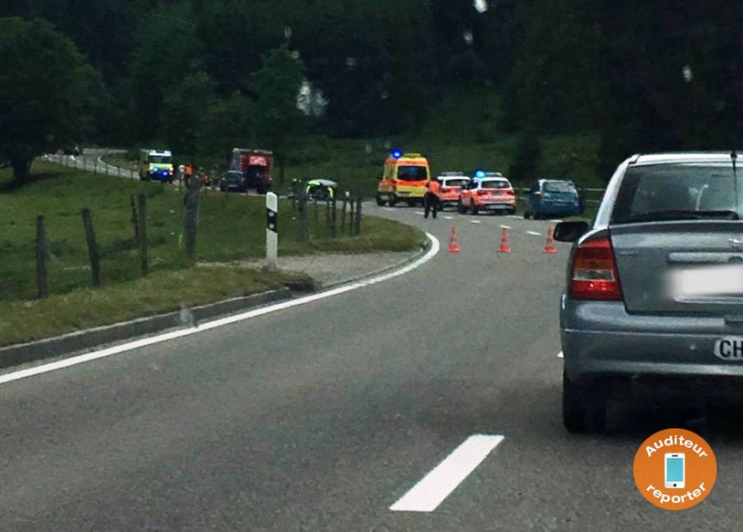 Un accident s'est produit entre une voiture et une moto