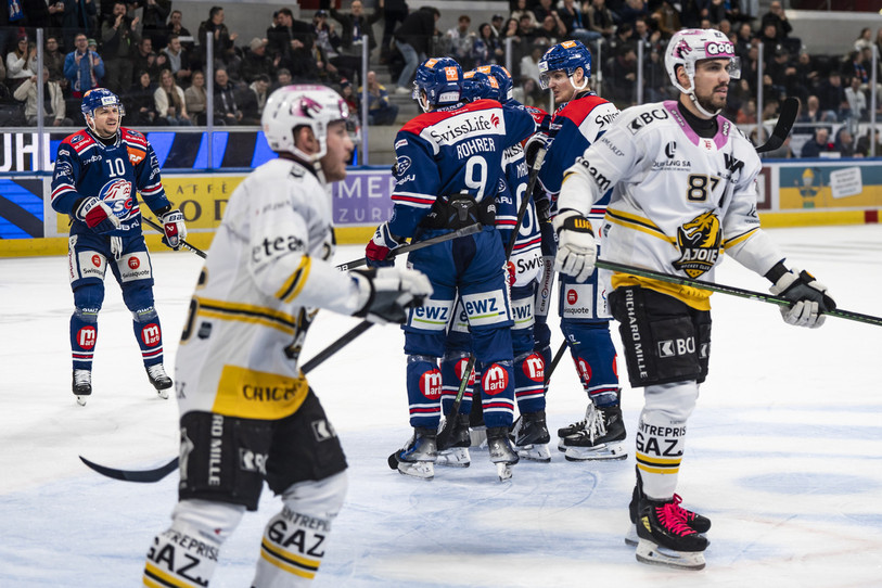 Zurich vient d’inscrire le 1-0. Tout à gauche sur l’image, Sven Andrighetto s’est montré décisif ce mercredi soir. (Photo : KEYSTONE/Til Buergy)