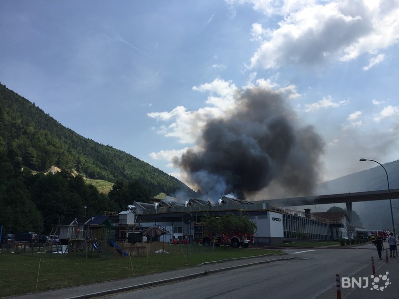 L'usine Tectri a pris feu pour une raison encore inconnue.