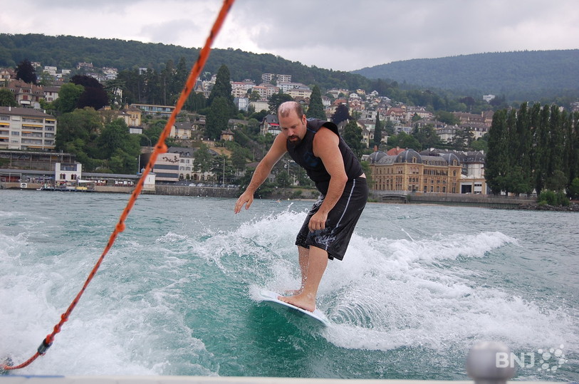 Le wakesurf, une discpline à la mode sur le lac de Neuchâtel.