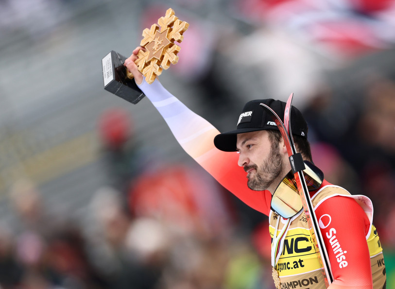 Loïc Meillard est champion du monde de slalom ! (photo : EPA/ANNA SZILAGYI)