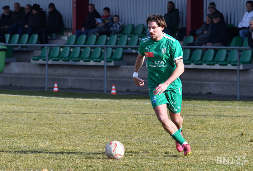 Dionys Stadelmann et le FC Courtételle n'ont pas trouvé le chemin des filets face à Soleure. (photo : Georges Henz)