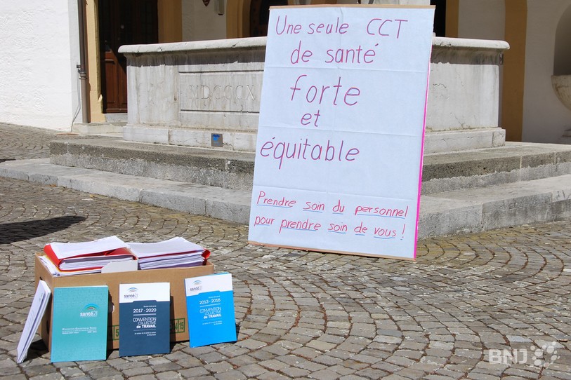 La récolte des signatures a été un succès avec plus de 8000 paraphes par référendum.