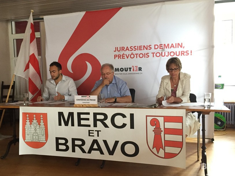 Valentin Zuber, Laurent Coste et Corinne Schwab (de gauche à droit) du comité Moutier ville jurassienne