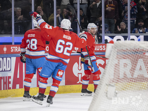 Les joueurs zurichois heureux sur la glace
