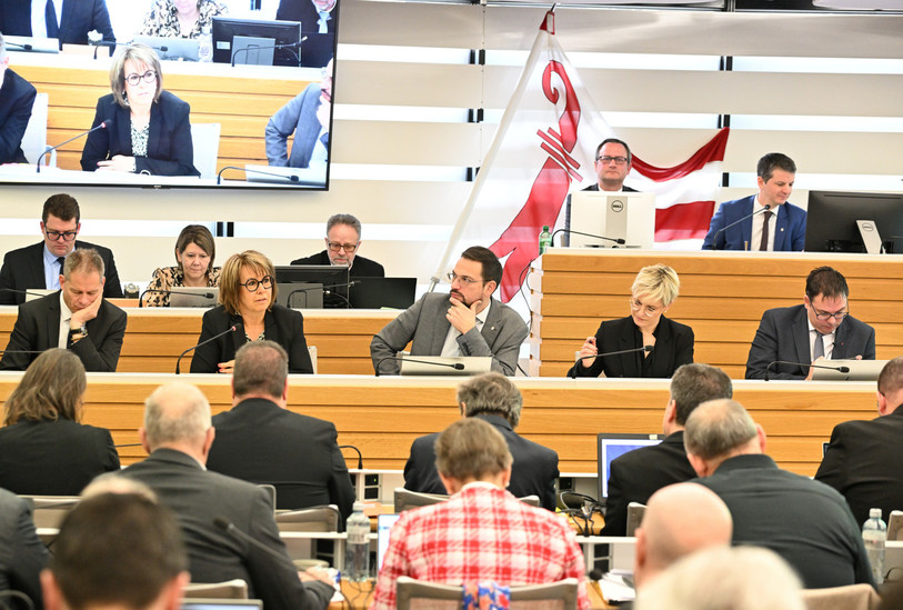 Le député Raoul Jaeggi estime que le Gouvernement manque parfois de transparence dans ses réponses aux députés. (Photo : Georges Henz).