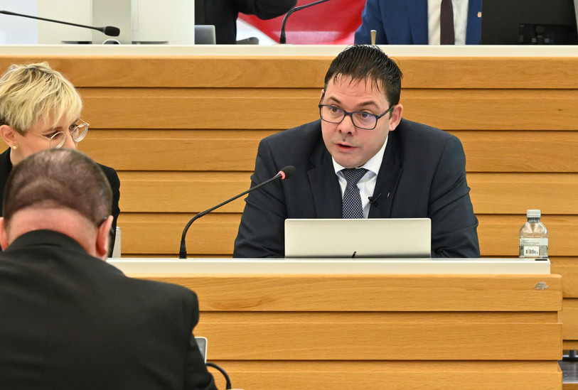 Le ministre de la Santé Stéphane Theurillat veut encourager les jeunes à étudier près du canton pour séduire de nouveaux habitants. (Photo : Georges Henz).
