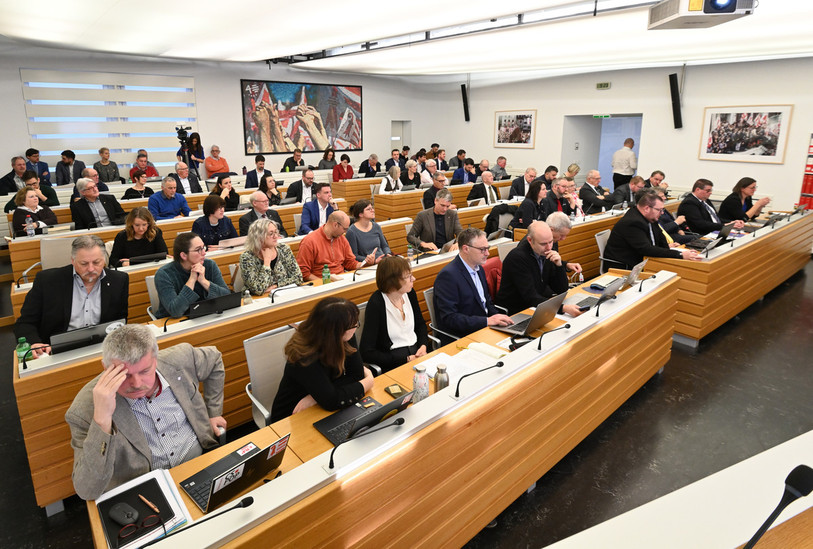 Réuni mercredi matin pour la dernière séance de la législature, le Parlement a décidé de revoir les critères de récusation des députés. (Photo : Georges Henz/archives).