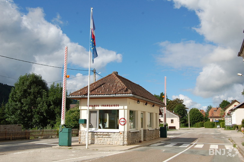 Pour les fêtes du 14 juillet et du 1er août, la frontière n'existe presque plus entre les Verrières et les Verrières-de-Joux.
