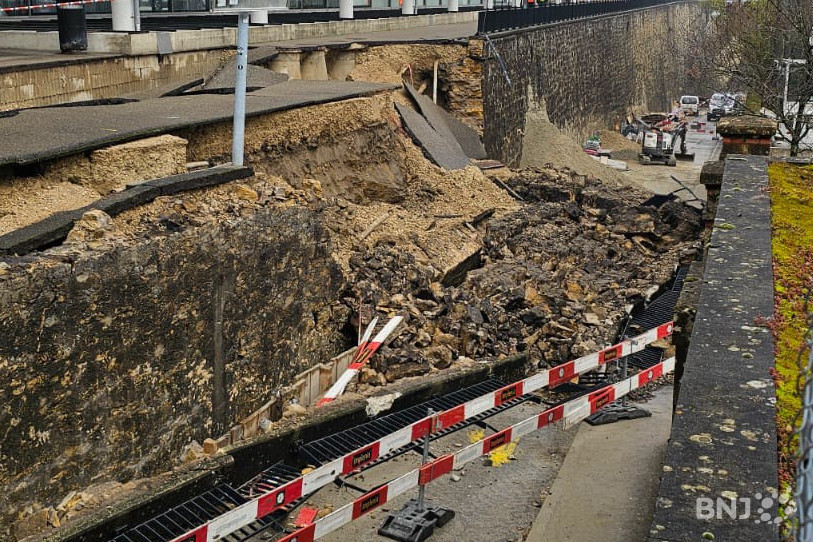 De nombreux passants avait pu observer la faiblesse du mur depuis quelques semaines.
