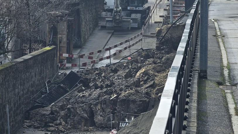 Un mur de soutènement s'est effondré dans la rue du Crêt-Taconnet à Neuchâtel, en contrebas du bâtiment de l'OFS.