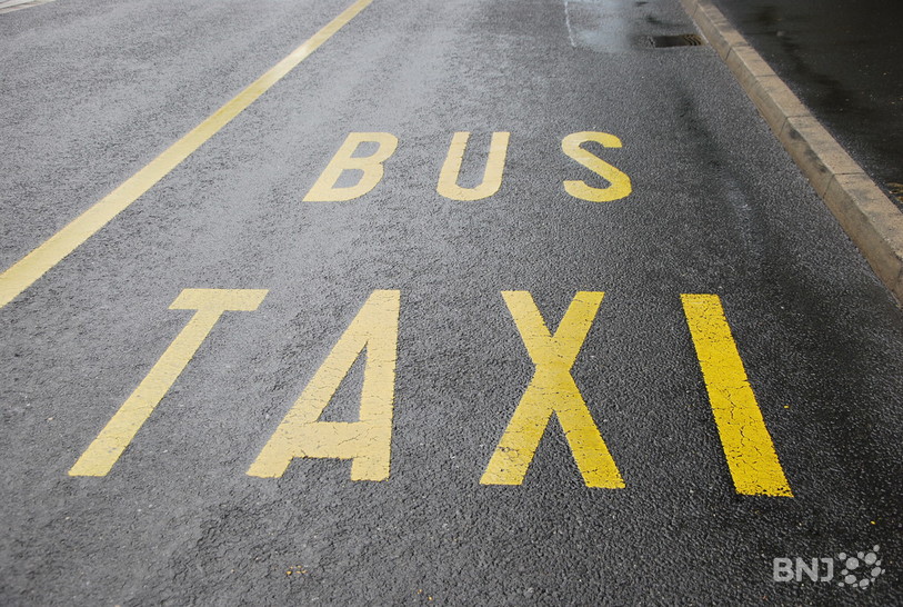 Certaines voies de bus accueillent déjà les taxis et les vélos.