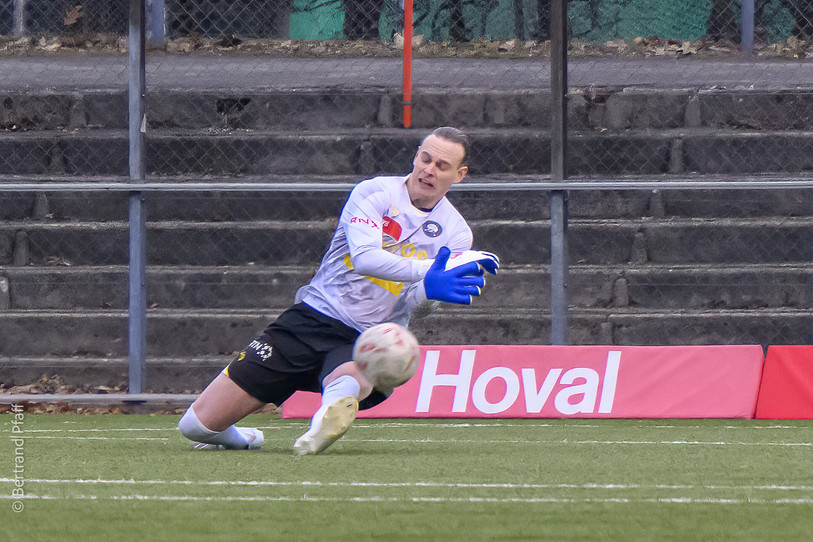 Gilles Monti et le FC La Chaux-de-Fonds ont trébuché contre les Vaudois. (Photo : Bertrand Pfaff)