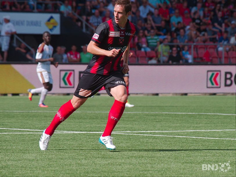 Le numéro 10 de Neuchâtel Xamax FCS, Charles-André Doudin, a égalisé dans les toutes dernières secondes de jeu. (photos : archives)