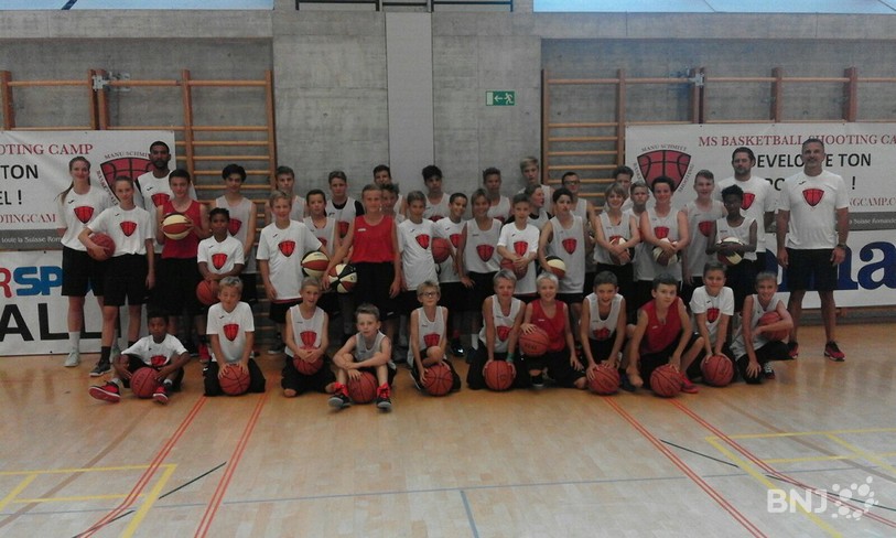 Les jeunes qui participent à cette semaine sportive.