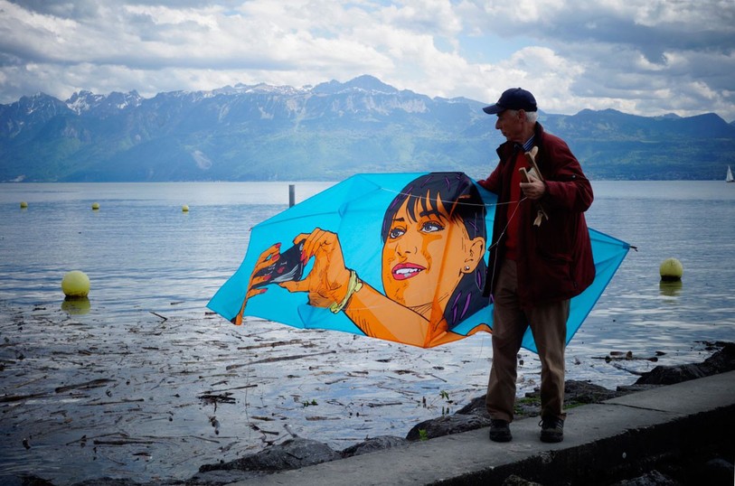 Olivier Reymond et un de ses cerfs-volants