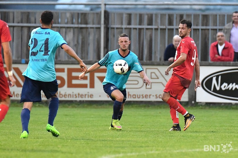 FC Moutier - FC Bienne (photo : Georges Henz)