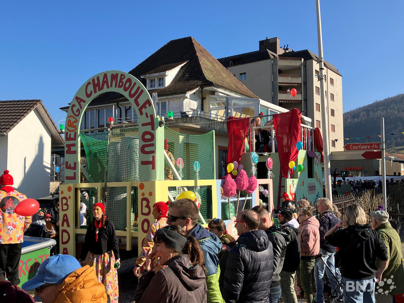 Les Mergators plongent le public dans l'ambiance de carnaval.