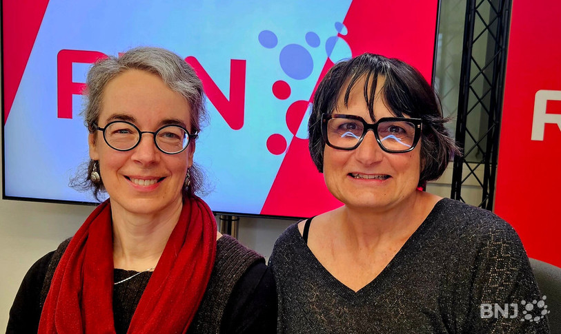 Martine Steiger Burgos et Claudia Perregaux, bénévoles de l’association Bibliomonde dans « La Matinale ».
