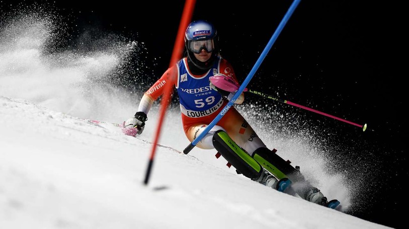 Amélie Klopfenstein, skieuse neuvevilloise, a d’ores-et-déjà accepté de collaborer avec IdéeSport en qualité qu’ambassadrice du projet « Sportives d’exceptions ». (Photo : Keystone/Gabriele Facciotti)
