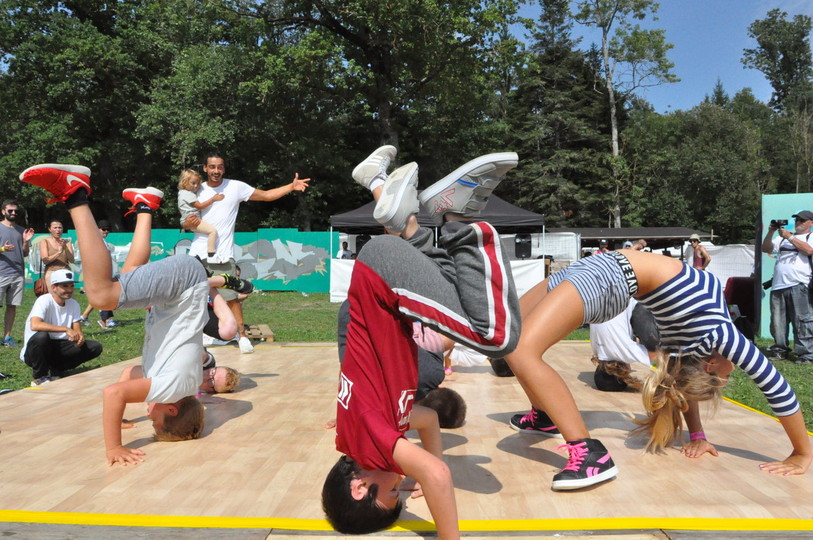 Des ateliers de breakdance ont permis aux plus jeunes de s'essayer à cette pratique. (photo: Michaël Etienne)
