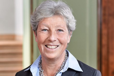 La directrice des travaux publics, de l'énergie et de l'environnement, Barbara Schwickert (photo: ville de Bienne) 