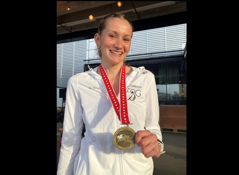 Sofia Chételat peut avoir le sourire avec sa médaille de bronze. (Photo: Clovis Chételat)