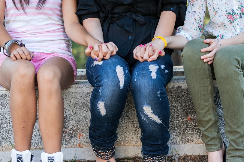 Il est loin le temps où l’on jouait à attraper dans la cour d’école. De quoi rendre Rosa Ikni quelque peu nostalgique. (Photo : illustration)