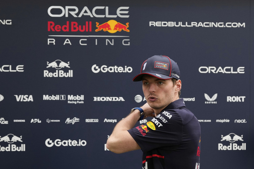Max Verstappen rêve d'un cinquième titre, mais il semble moins fort que les saisons passées sur la piste. (Photo : AP Photo/Asanka Brendon Ratnayake).