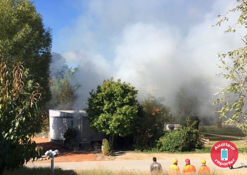 Un incendie a touché un bâtiment annexe de l'hôtel Palafitte jeudi matin.