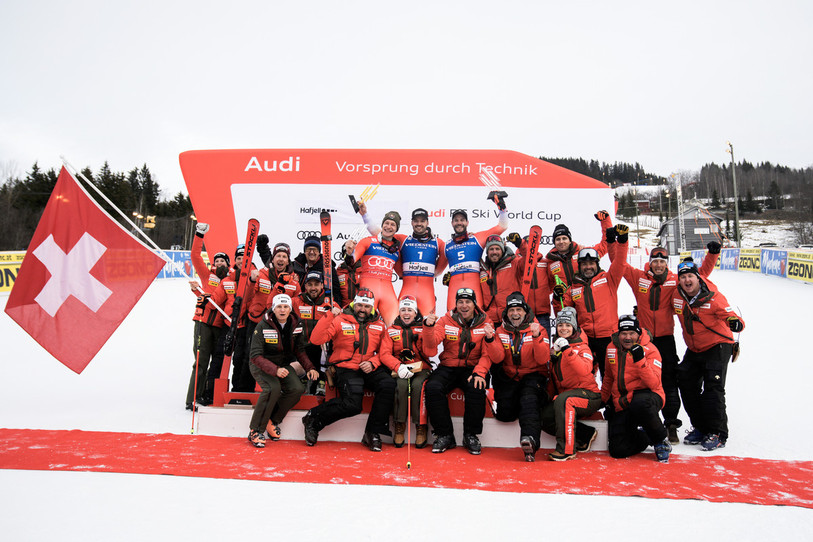 L’image symbolise l’esprit collectif qui règne au sein de l’équipe de Suisse de ski alpin. (Photo : EPA/Stian Lysberg Solum)